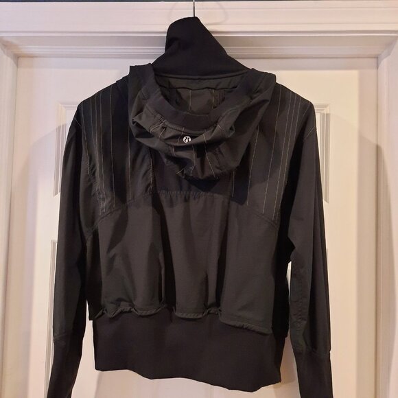 Lululemon Jacket Womens 10 Black Running Hoodie Cropped 1/2 Zip Reflective - Picture 7 of 11